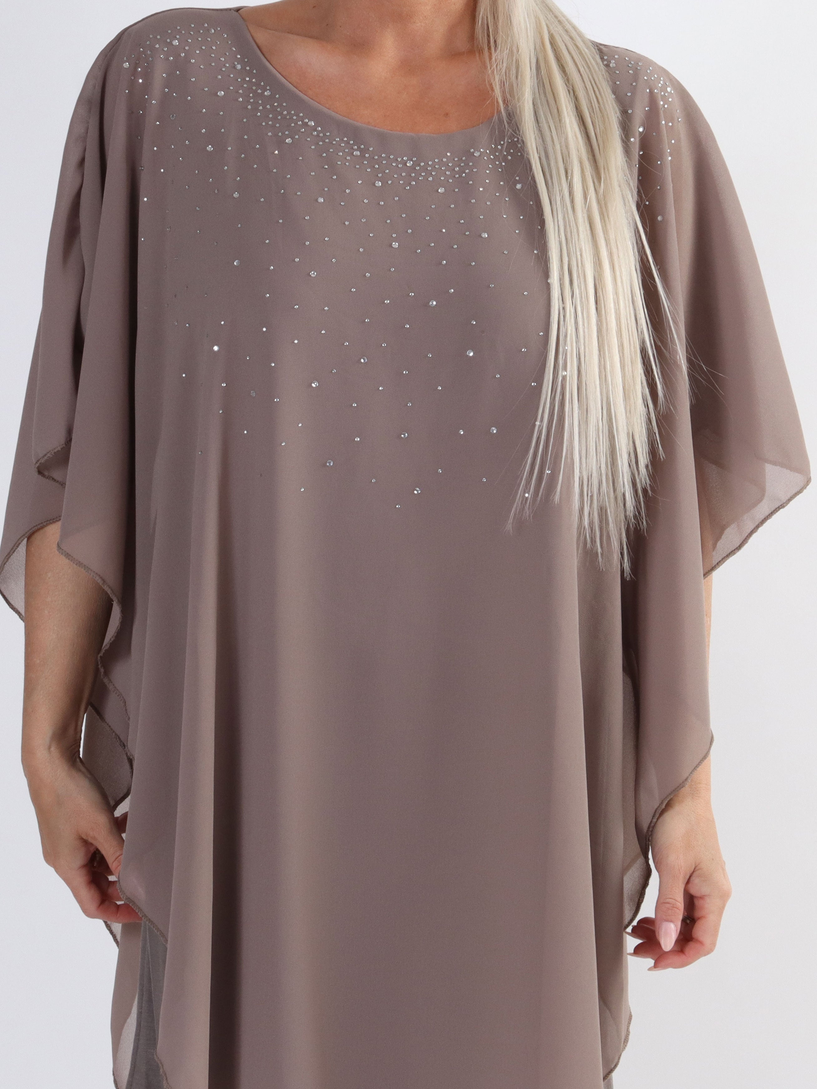 Kenya Crystal - Plus size tunikakjole med chiffonlag og similisten